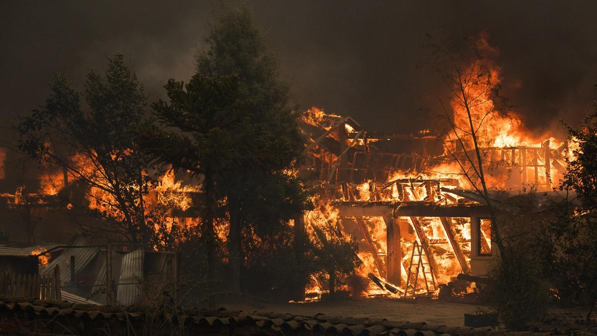 ¿Chile bajo ataque terrorista? Las evidencias demuestran que el país está sometido a incendios provocados y concertados.