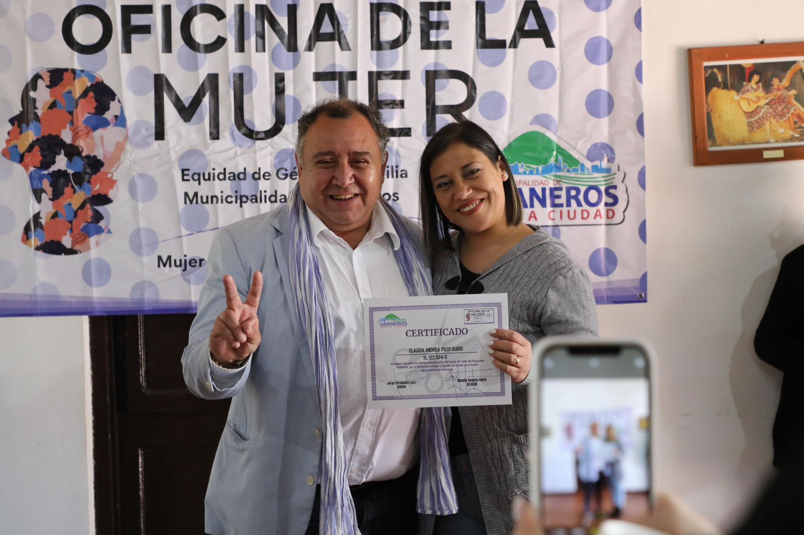 Iniciativa municipal: mujeres granerinas participan de curso de peluquería