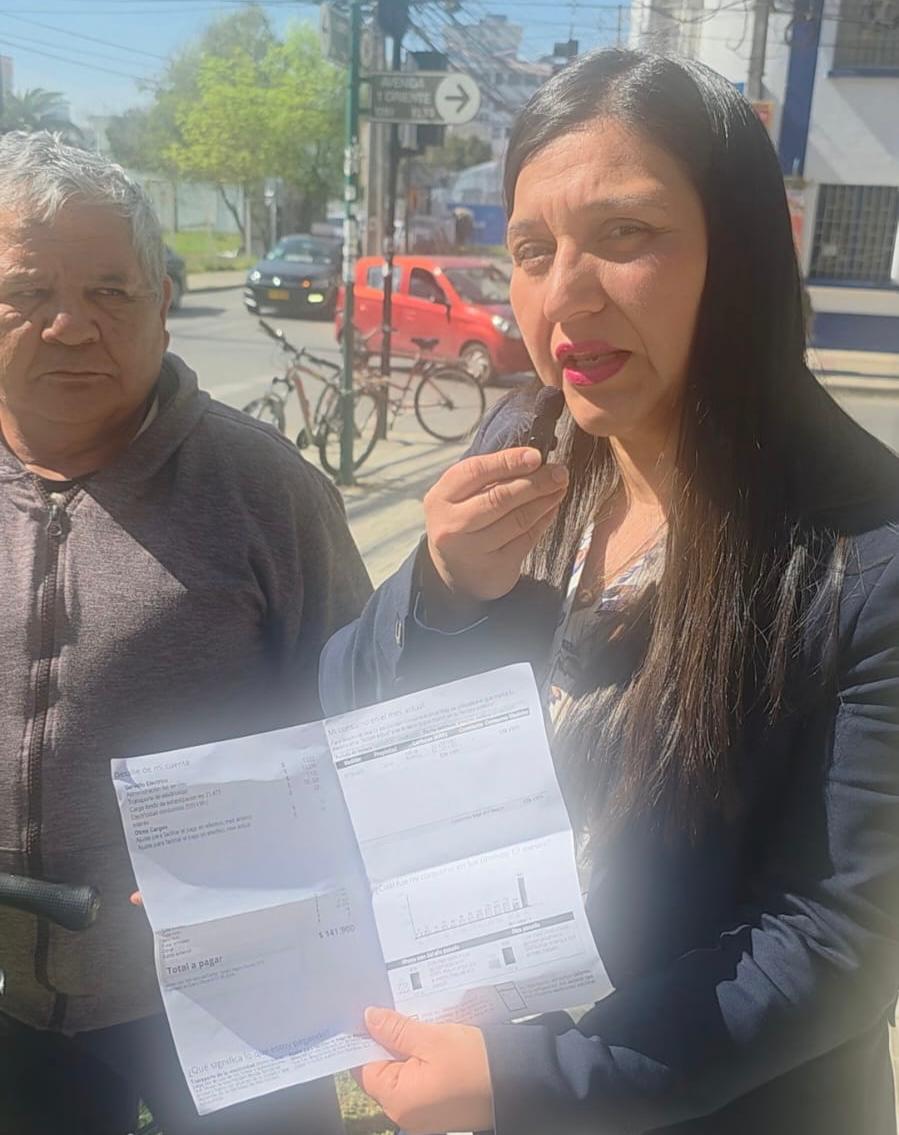 Candidata Fernanda Aguirre (PSC) se reúne con vecinos frente a nueva alza en cuentas de electricidad en Talca: “Las familias del Maule merecen una explicación”