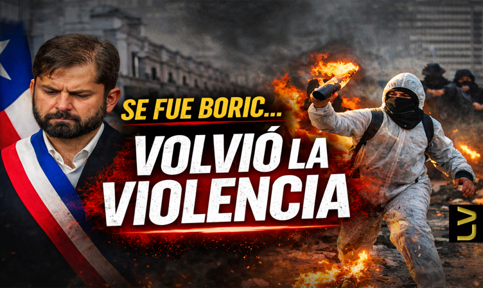 Miniatura del video que muestra a Gabriel Boric junto a disturbios y encapuchados lanzando molotov, representando el regreso de la violencia en las calles tras el cambio de mando presidencial en Chile.